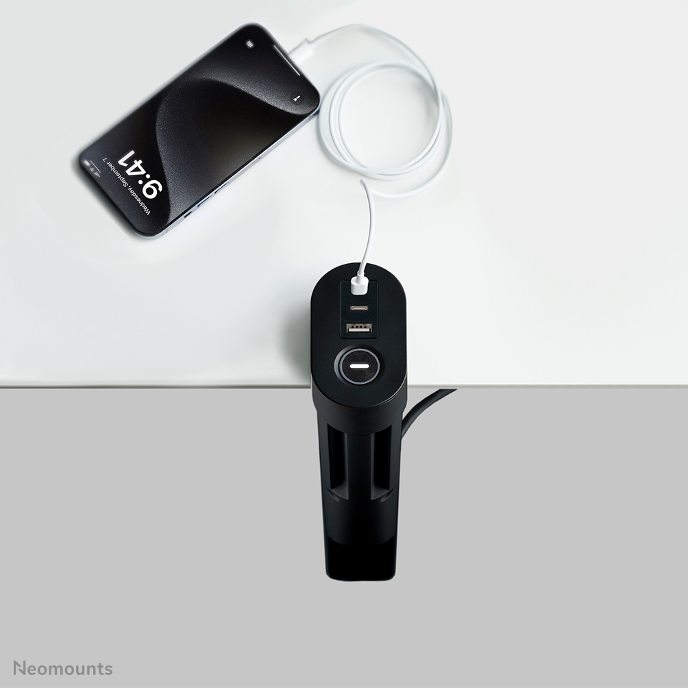 Neomounts DS22-840BL6 Multipresa da tavolo con morsetto e porte USB-C e USB-A - ricarica rapida